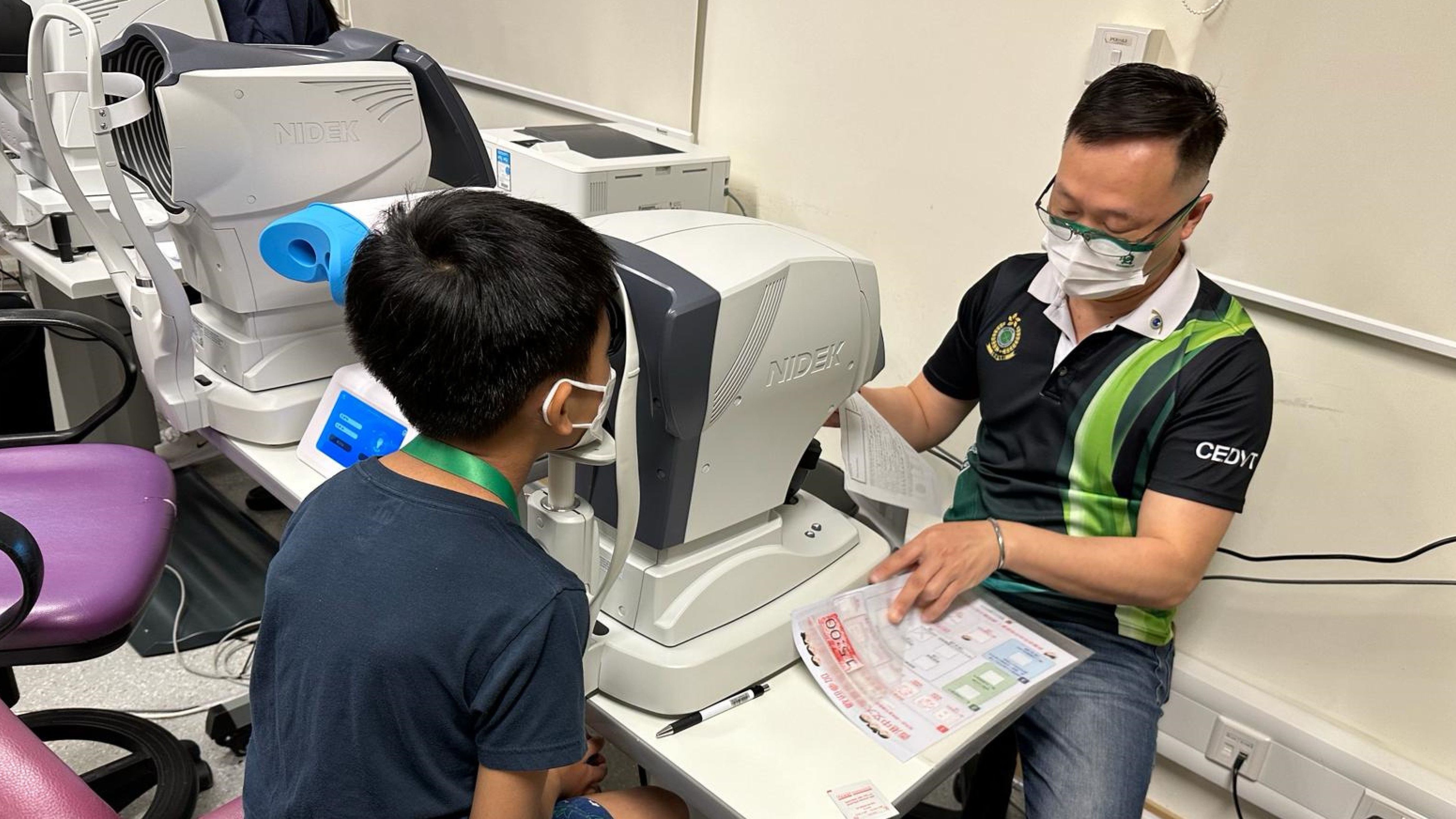 海關義工隊與眼科醫護團隊攜手合作保護兒童眼睛健康