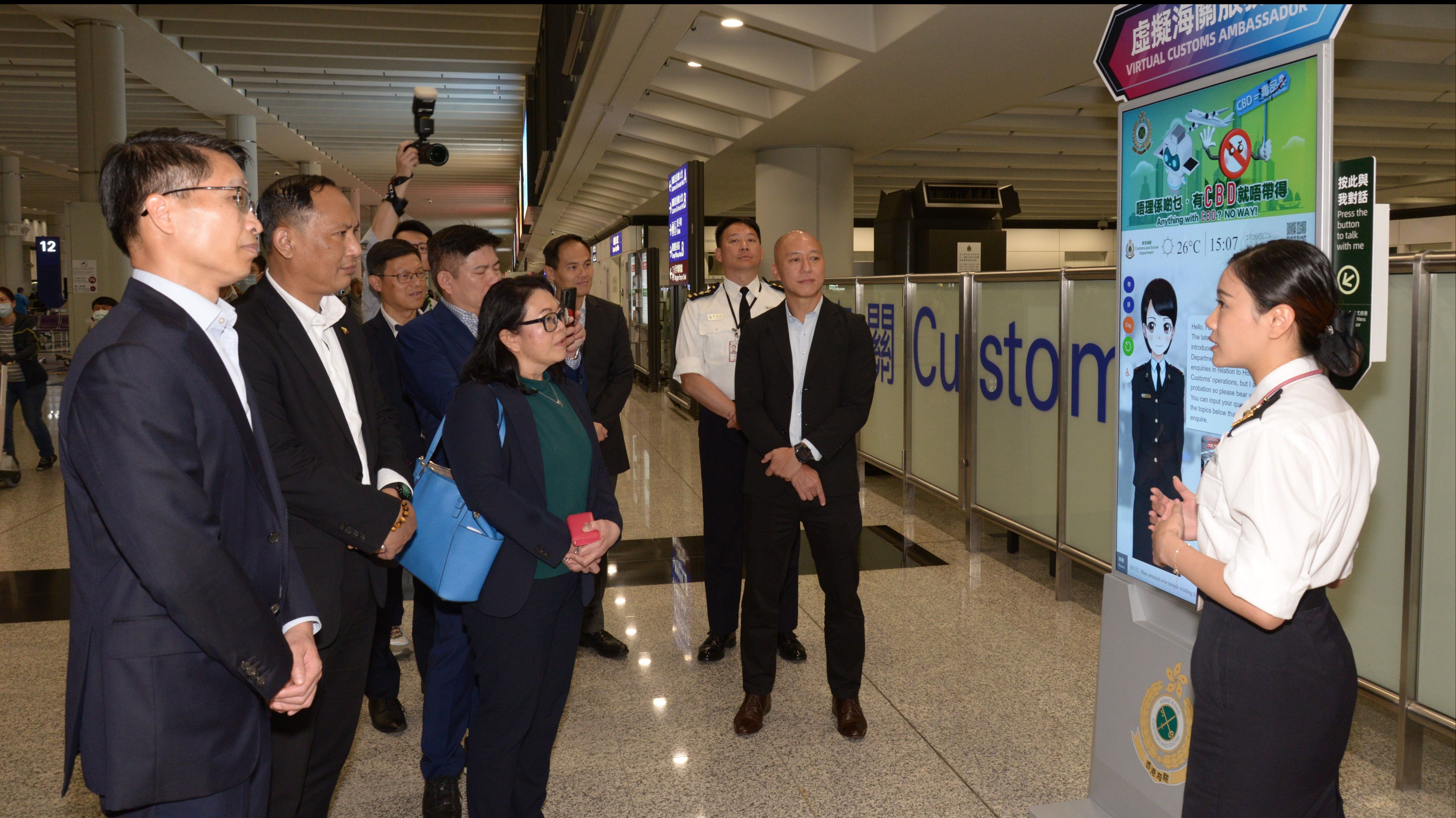 Consuls General of the ASEAN Member States visit Customs facilities