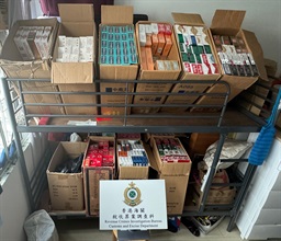 Hong Kong Customs today (October 16) conducted anti-illicit cigarette operations in Hung Hom, Kwun Tong and Wong Tai Sin, shutting down two suspected illicit cigarette storage centres and detecting a case involving an illicit cigarette distribution vehicle. A total of about 183 000 suspected illicit cigarettes, with a total estimated market value of about $820,000 and a duty potential of about $600,000, were seized. Photo shows the suspected illicit cigarettes seized in the first case.