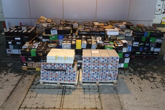 Hong Kong Customs on September 23 seized a large batch of electronic waste, with an estimated market value of about $40 million, at the Kwai Chung Container Terminals. The electronic waste was suspected to be illegally exported to Malaysia by an ocean-going vessel. Photo shows the electronic waste seized.