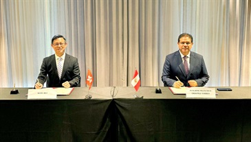 The Commissioner of Customs and Excise, Ms Louise Ho, from December 3 to 5, led a delegation to attend the 91st Session of the Policy Commission of the World Customs Organization in Cape Town, South Africa. Photo shows the Assistant Commissioner (Excise and Strategic Support) of Customs and Excise, Mr Rudy Hui (left) signing the Authorized Economic Operator Mutual Recognition Arrangement Action Plan with the Deputy National Superintendent of Customs of the National Superintendence of Customs and Tax Administration of Peru, Mr Jyns Jose Francisco Ordonez Torres (right) during the meeting.